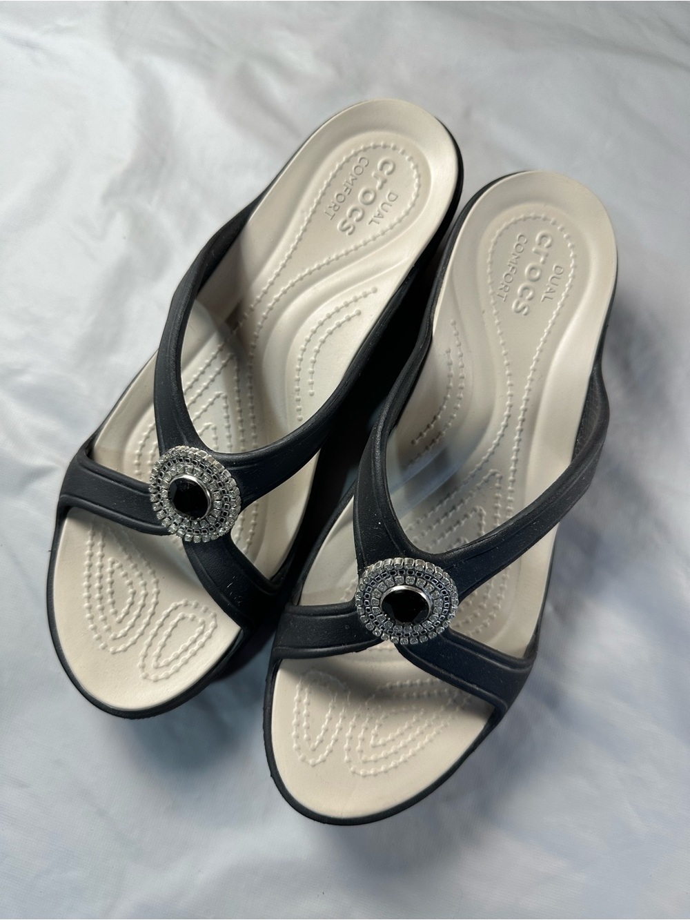 CROCS Women's Black Sandal with White Footbed and Rhinestone Accent size 8